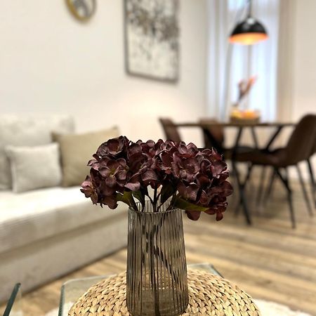 Designer City Apartment In Top Lage Fuer 6 Gaeste Карлсруэ Экстерьер фото